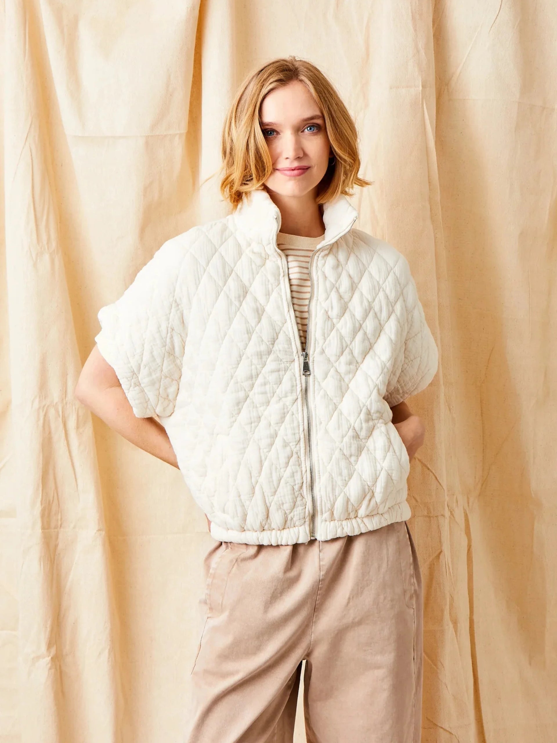 04087bm Suzy D Charlston Quilted Short Sleeve Jacket