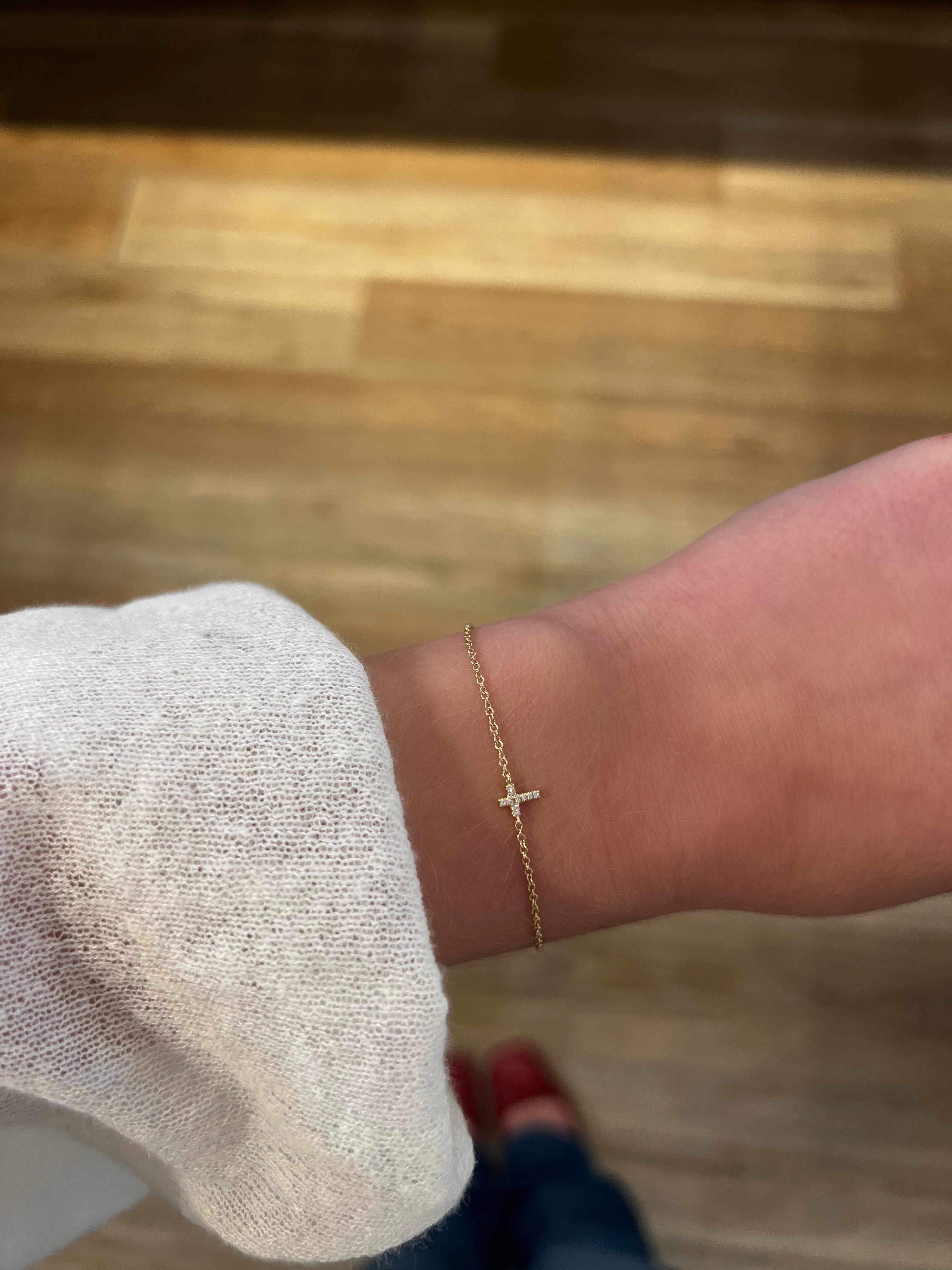 14K Gold Diamond Cross Bracelet (.05 CT)