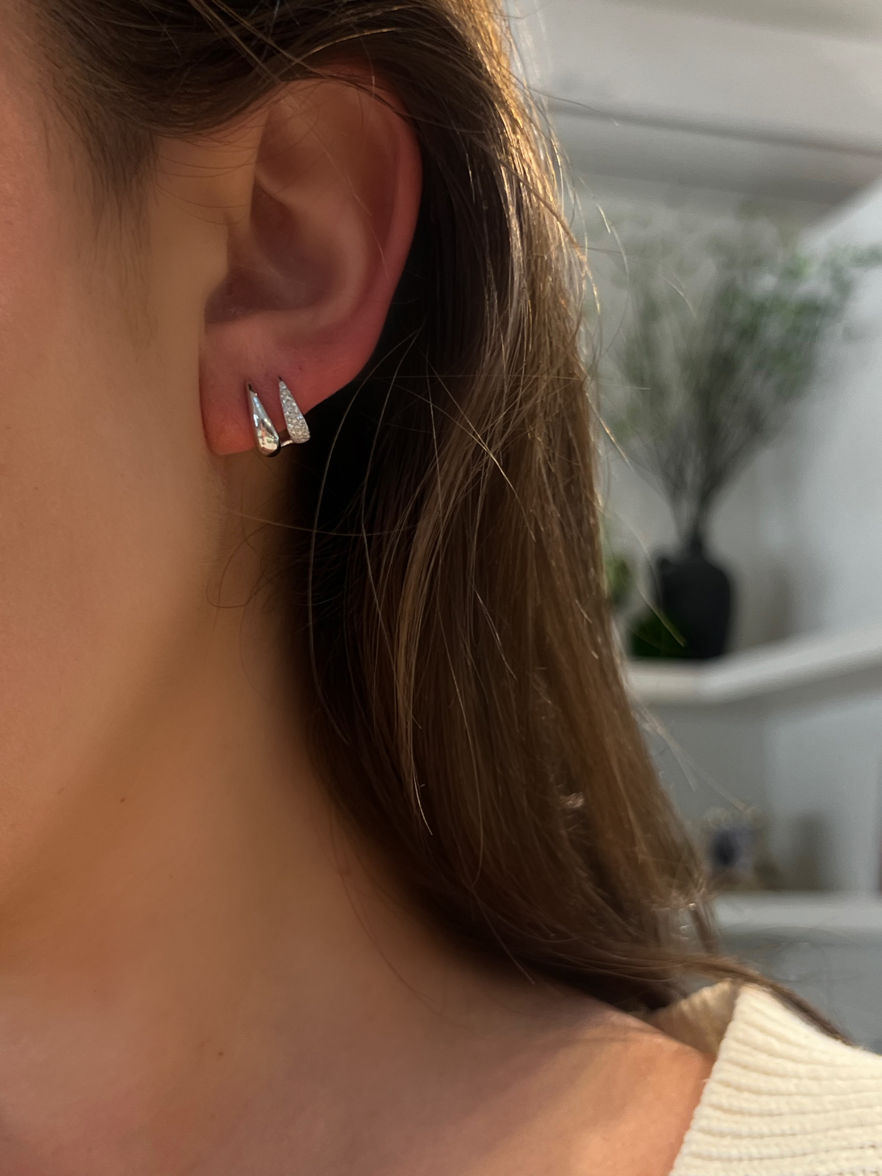 3366638 14kt White Gold Dual Wing Pavé Stud Earrings