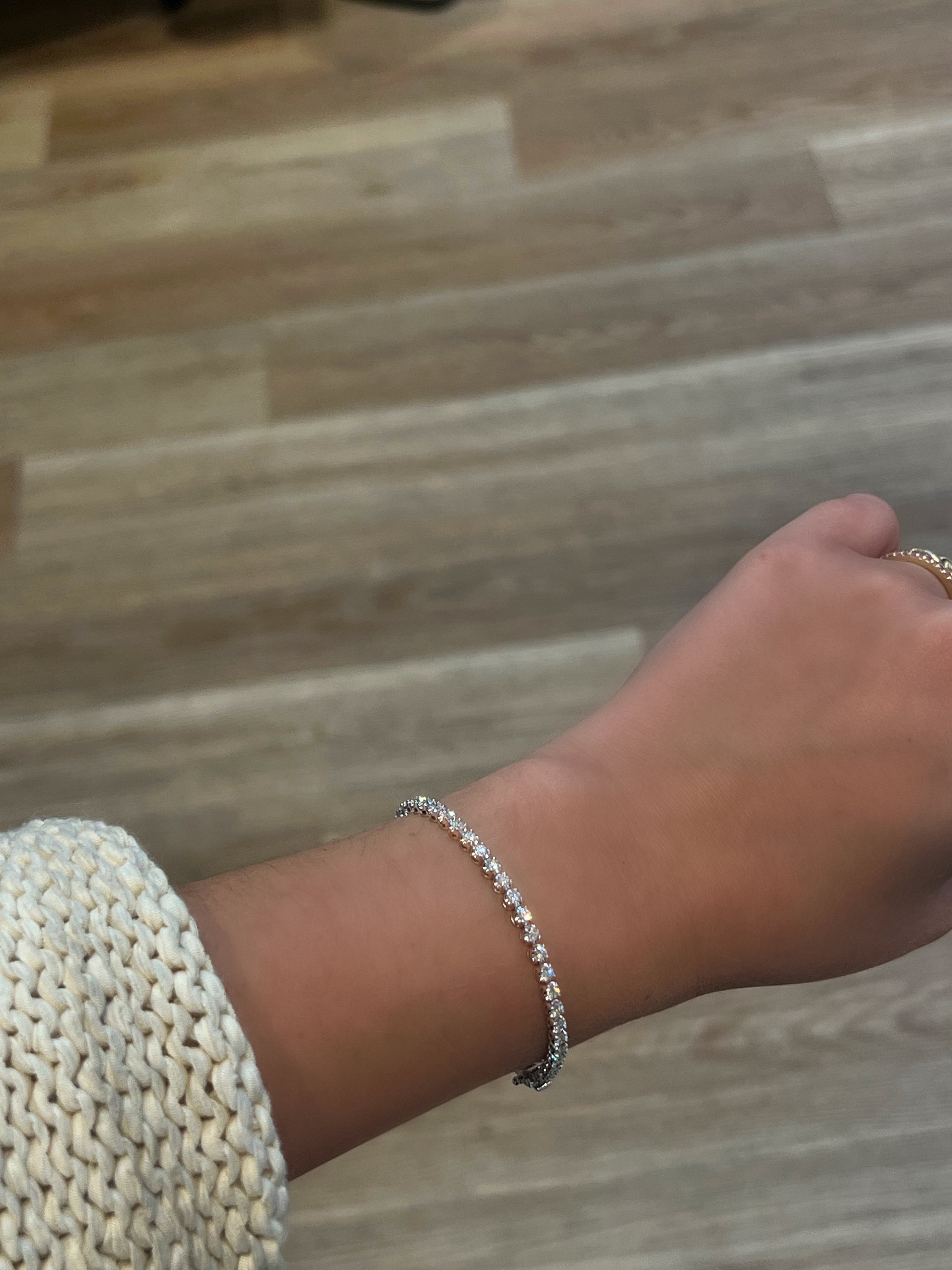 WD1719 14kt Gold and Diamond Tennis Bracelet