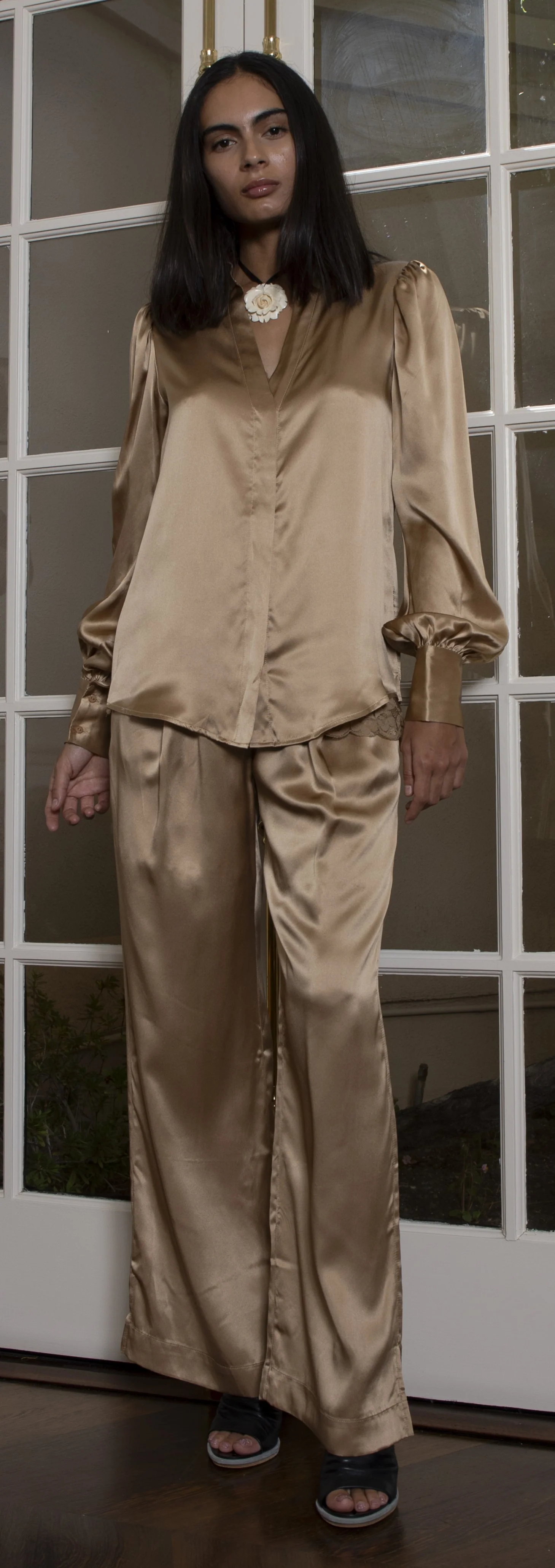 GH4986ds Gold Hawk Romantic Silk Shirt