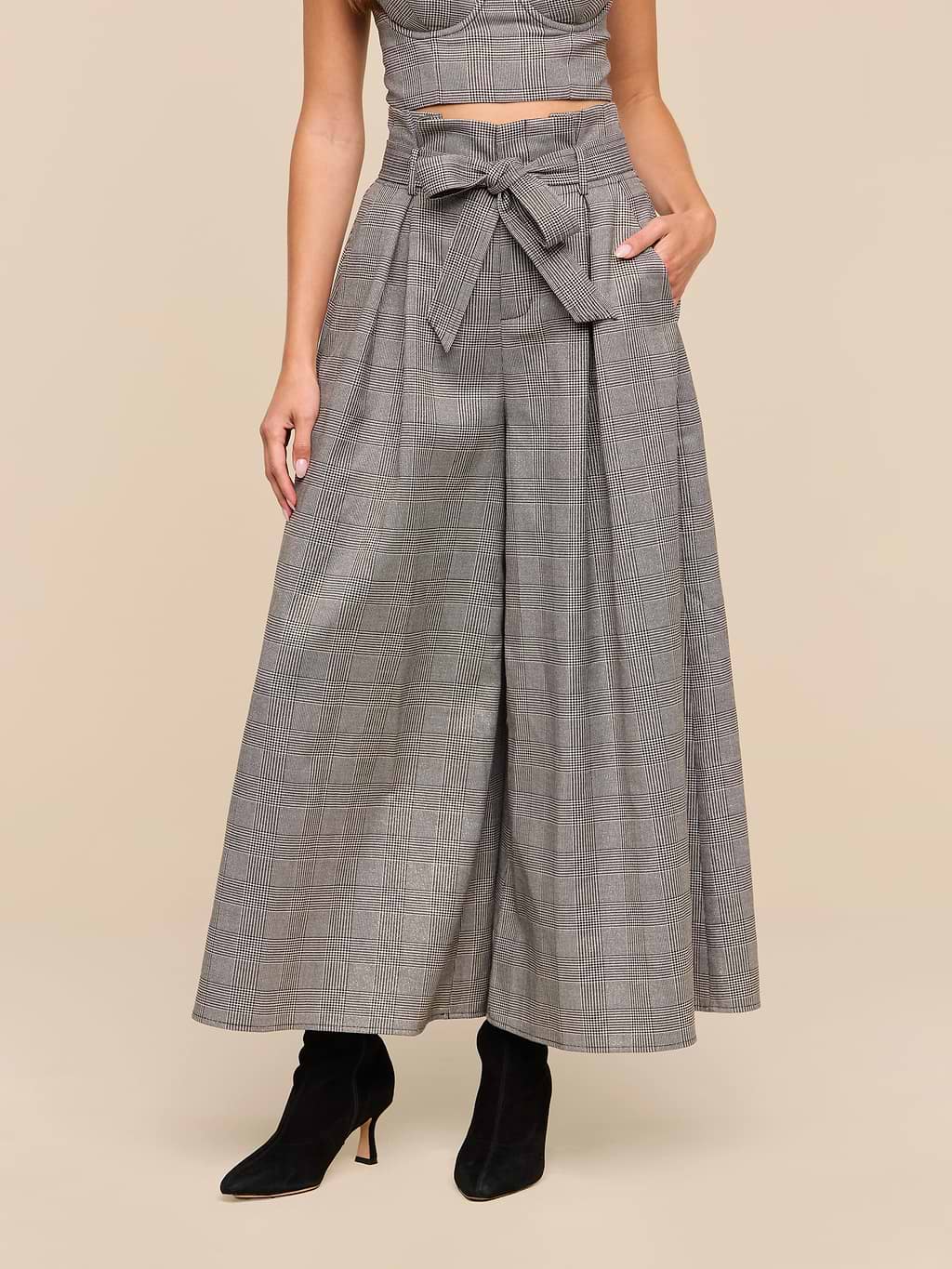 2866HWGb L'AGENCE Lowen Paperbag Crop Pant