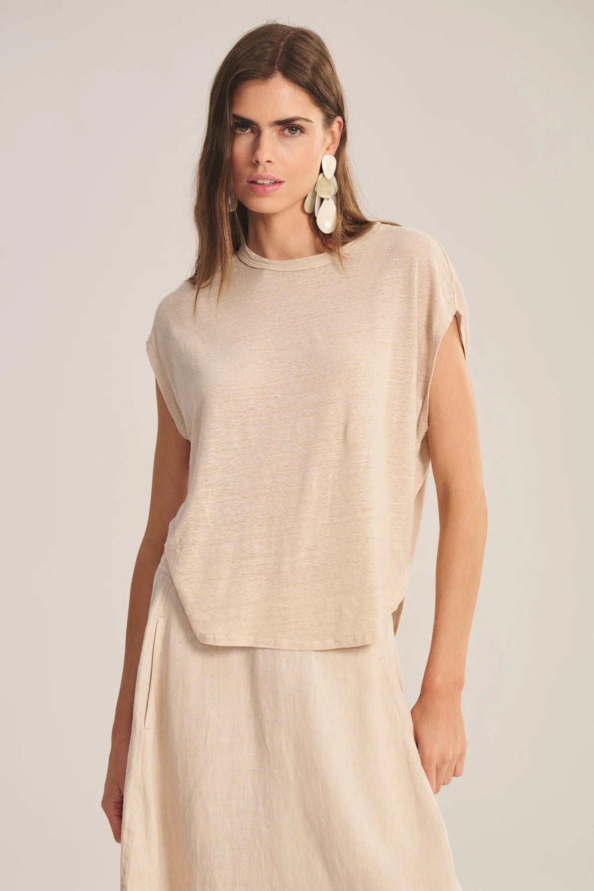 SINCLAIR07sc Velvet Sinclair Linen Tee