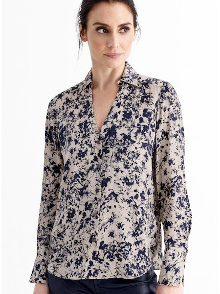 T1894-PIFL Go Silk Go Clean Up Nicely Blouse