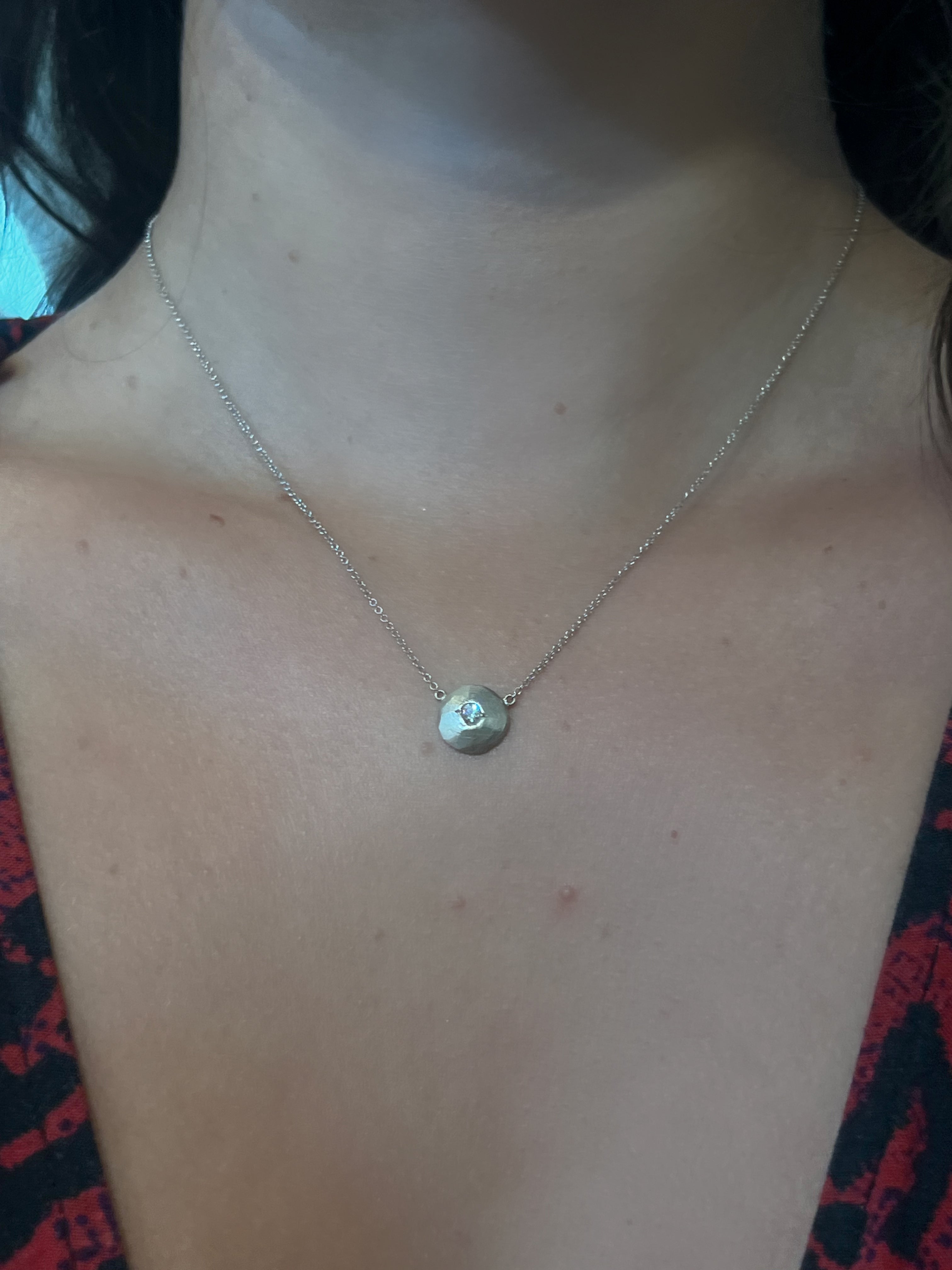 AD77 14kt  hammered dome with single diamond center necklace