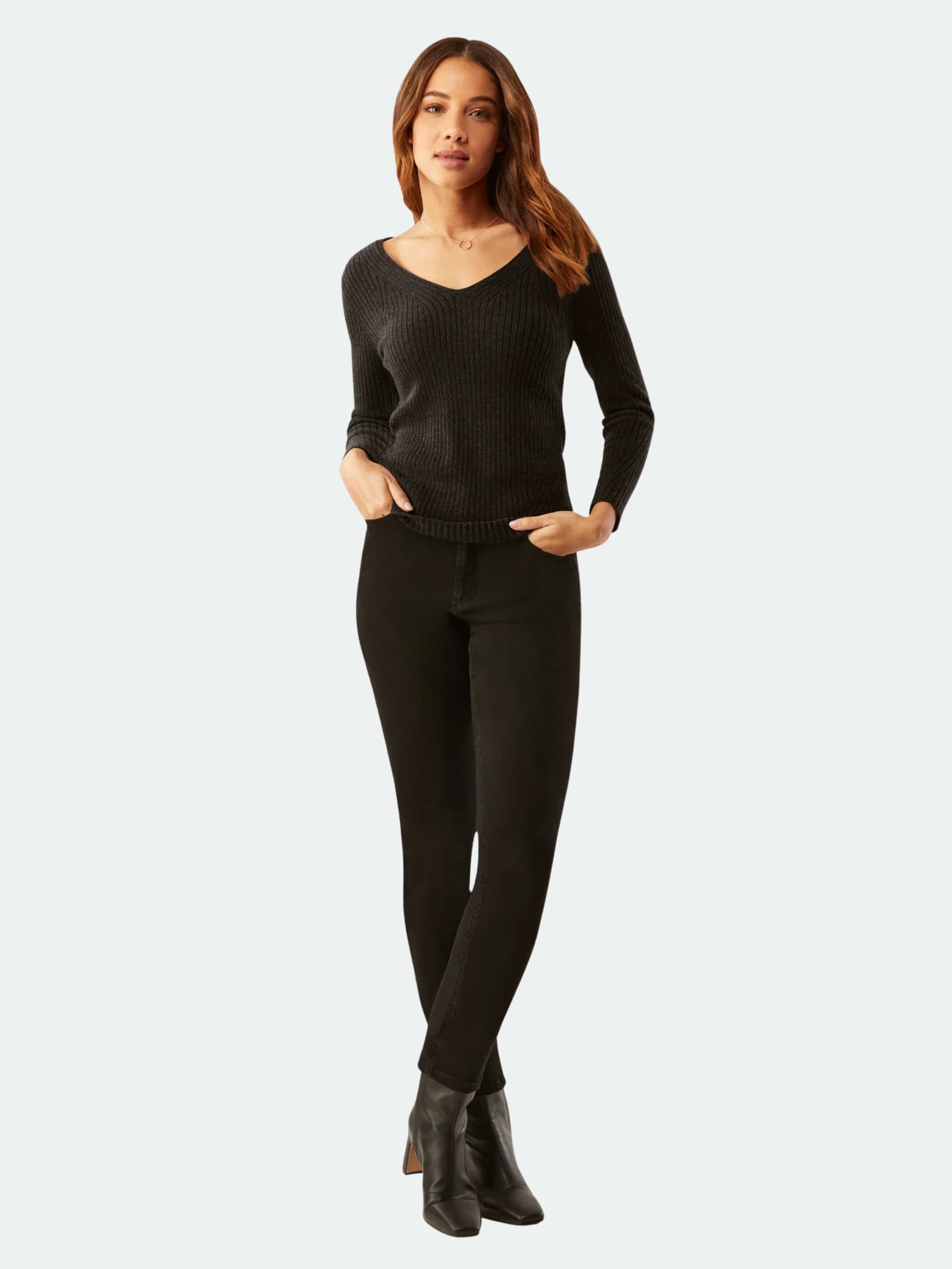 9562SWb Ecru Travelling Rib V-Neck