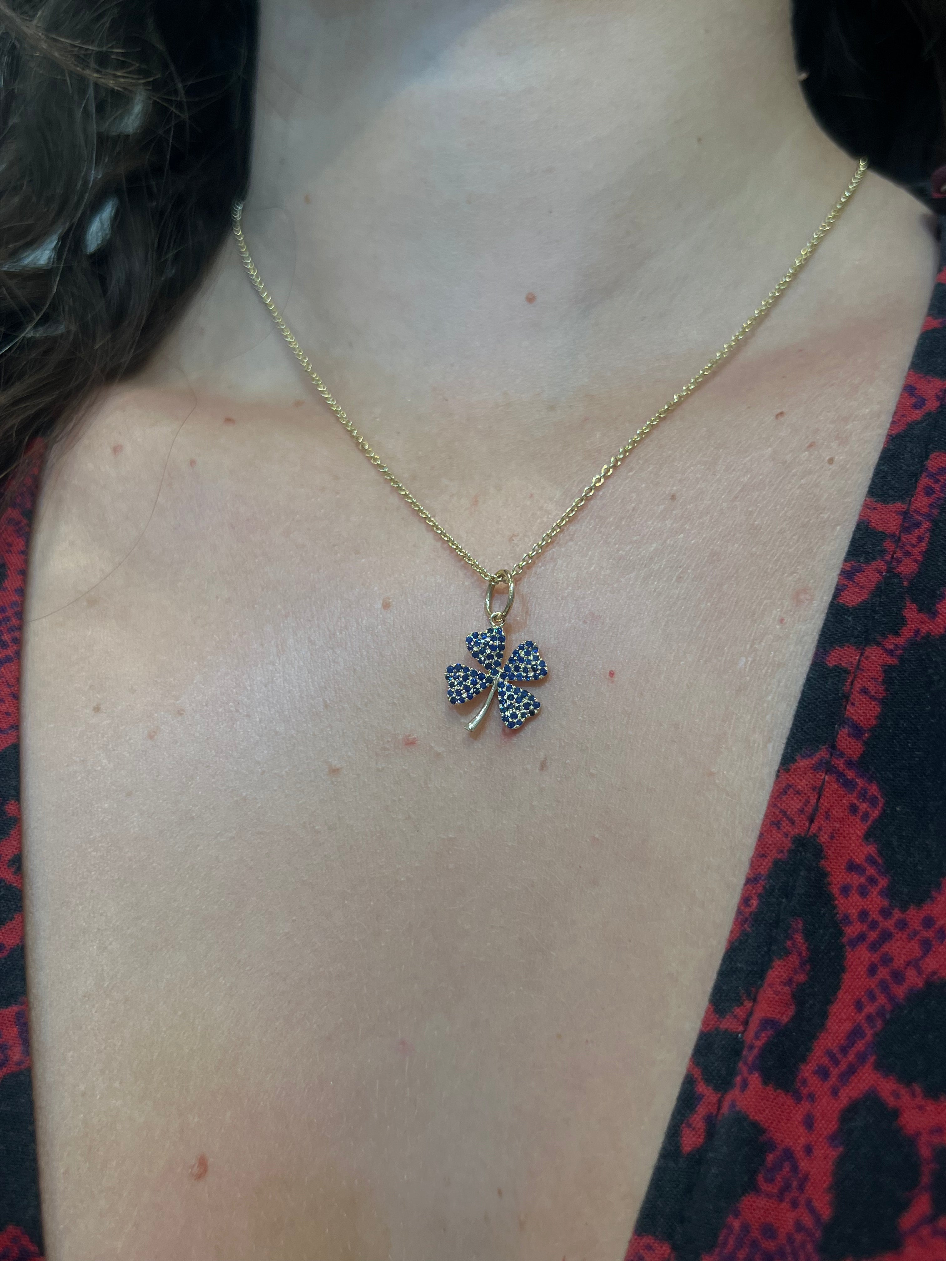 WD1918 14kt Gold 4 Leaf Clover with Pave Set Blue Sapphire
