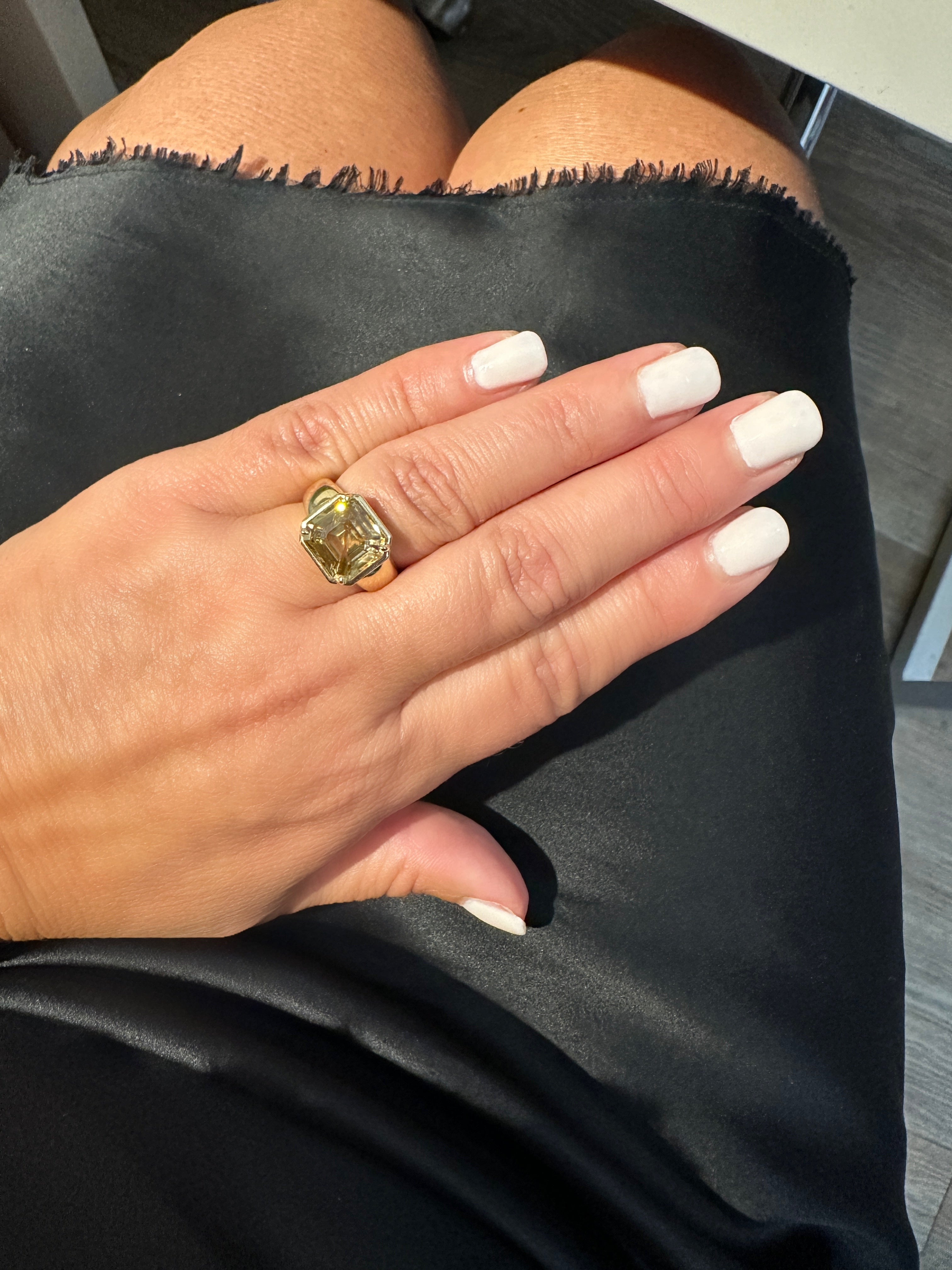 WD1968 14K Yellow Gold Brown Zircon Statement Ring