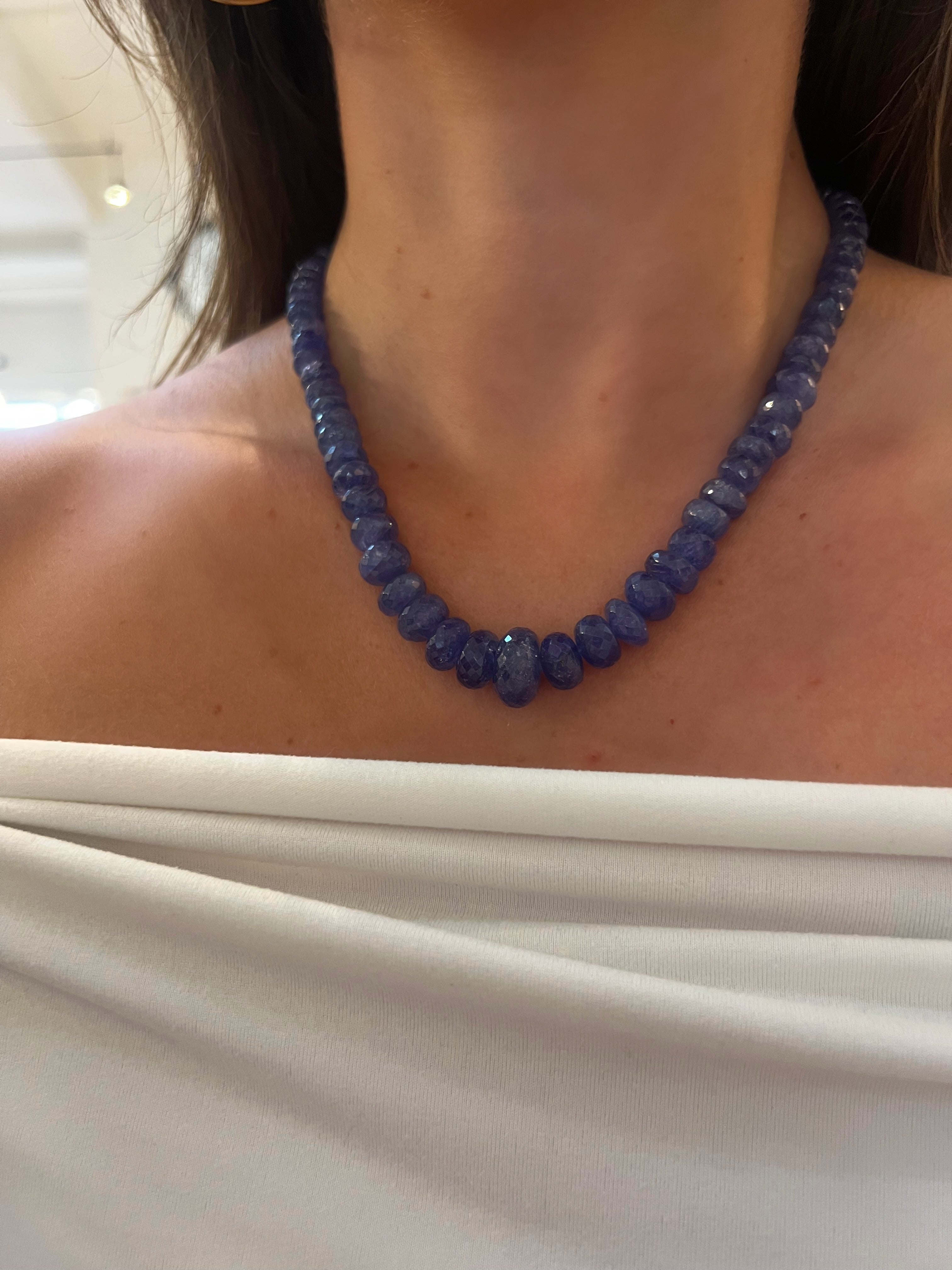 WD1922 Faceted Tanzanite Necklace — 14K Yellow Gold