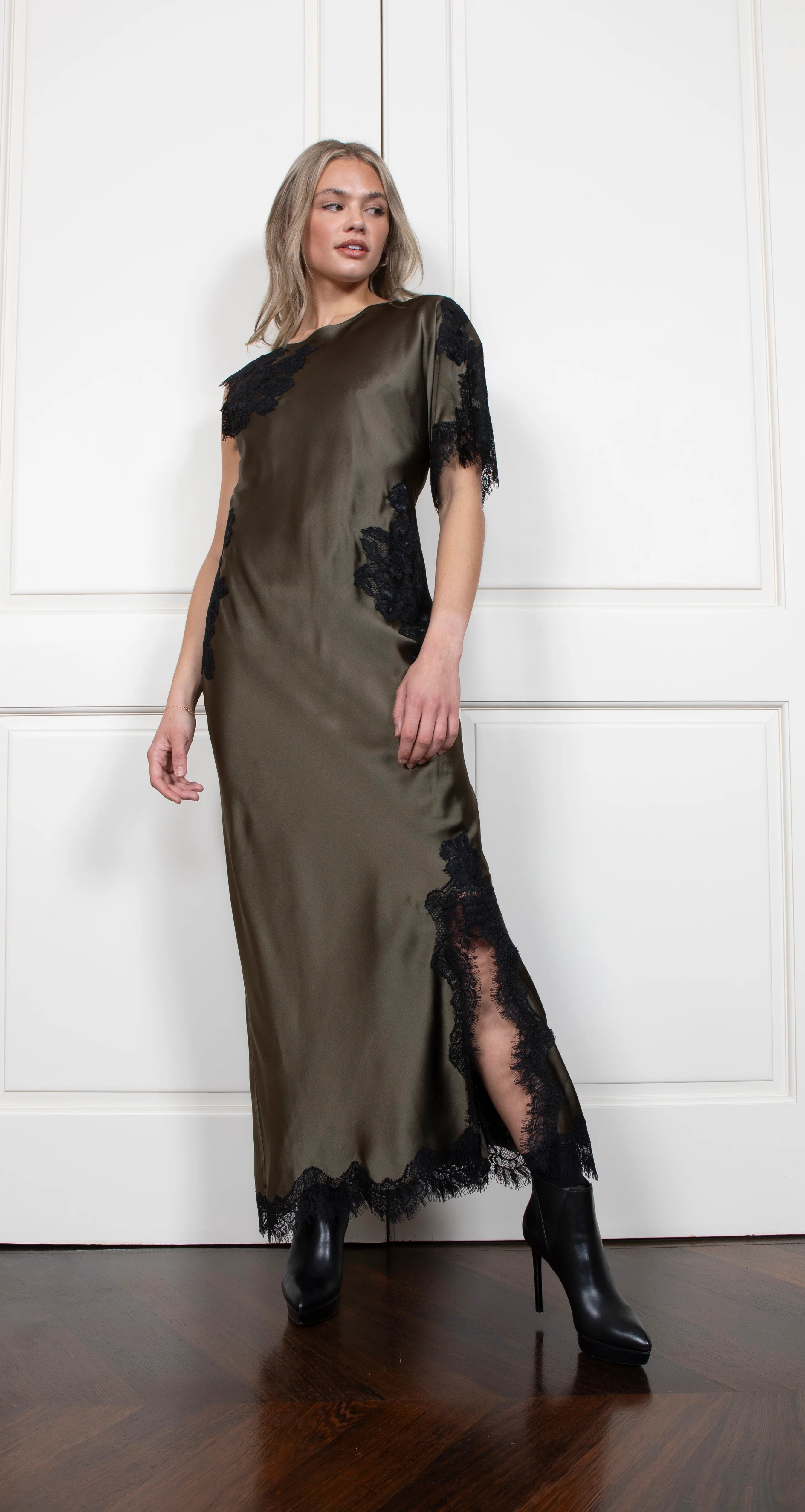 GH6057mgb Gold Hawk Luna Long Bias Dress