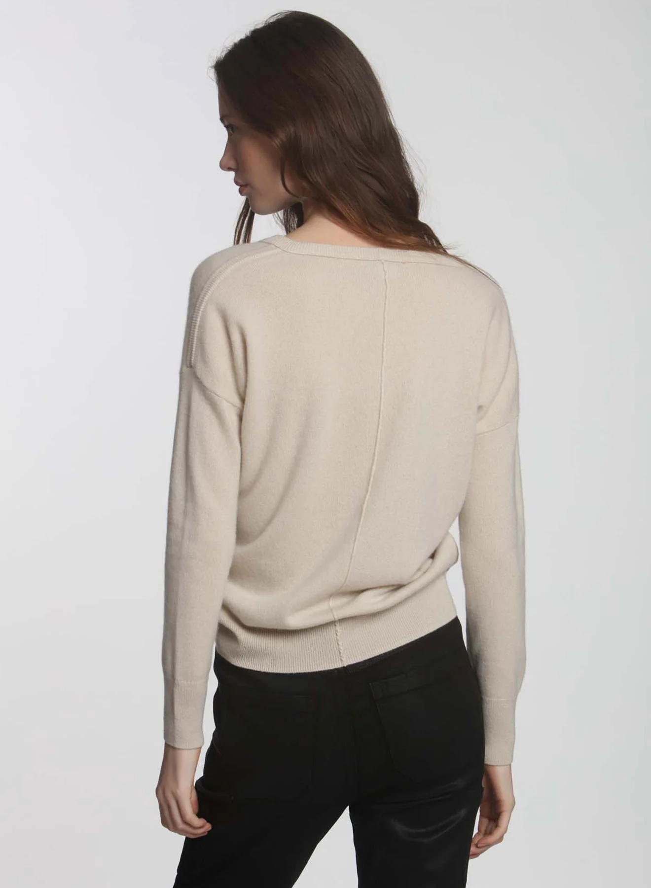 0342e Label+thread CORE Cashmere BF Vee