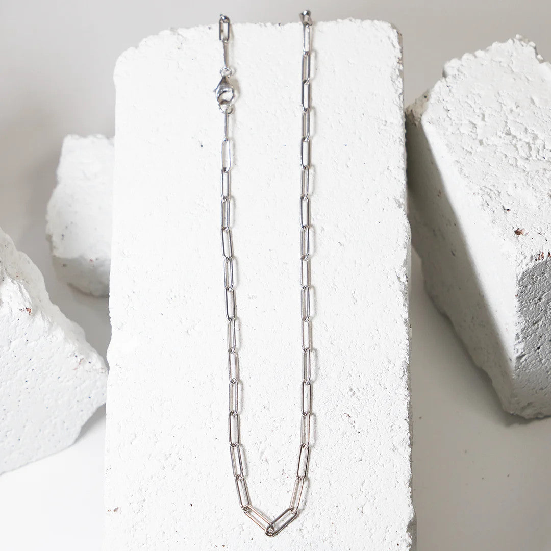 LG117 LOVE Grenades 14kt goldfill Med weight Paper weight Link chain necklace