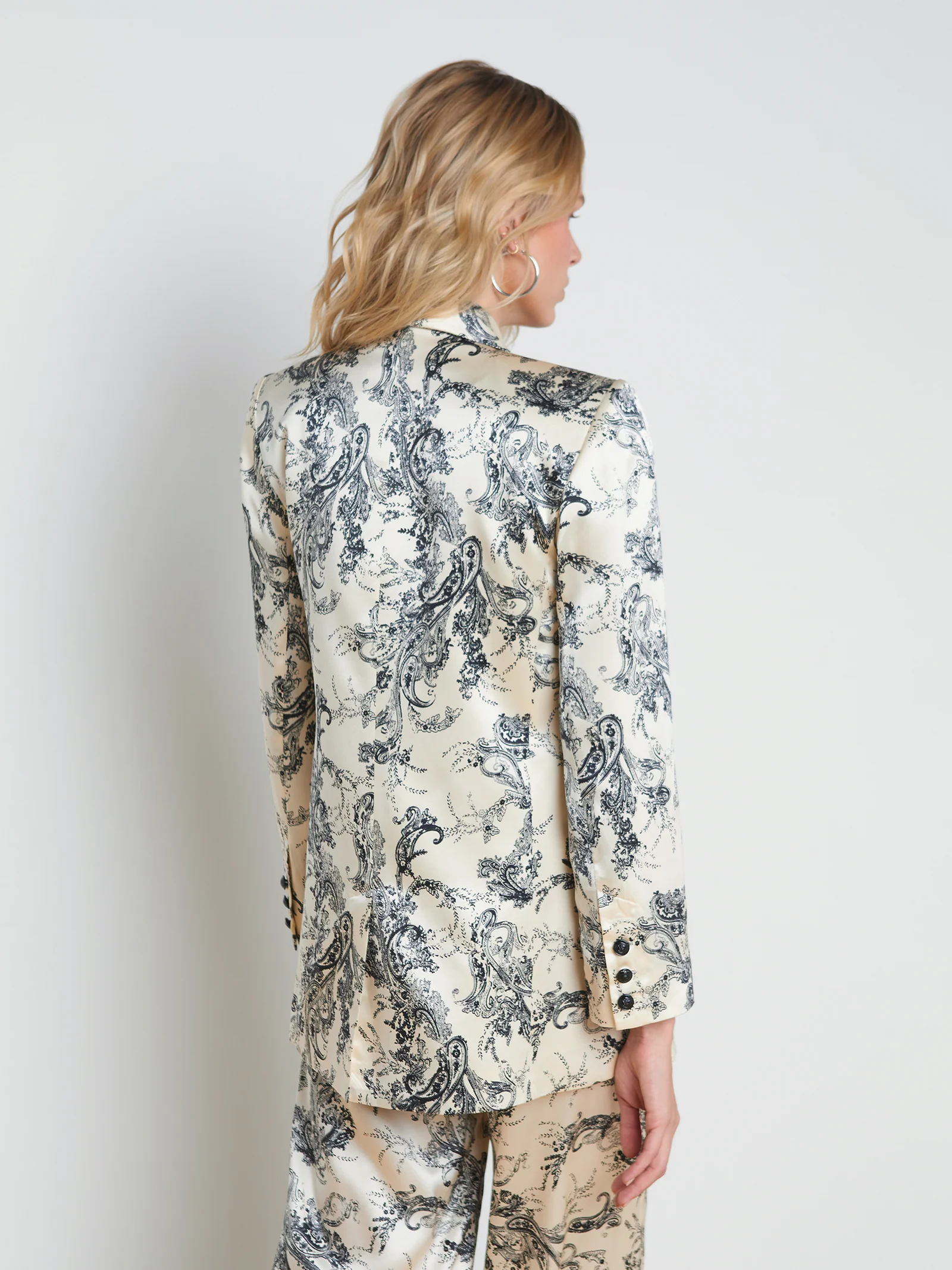 1613PEWebsp L'AGENCE Jayda Silk Blazer