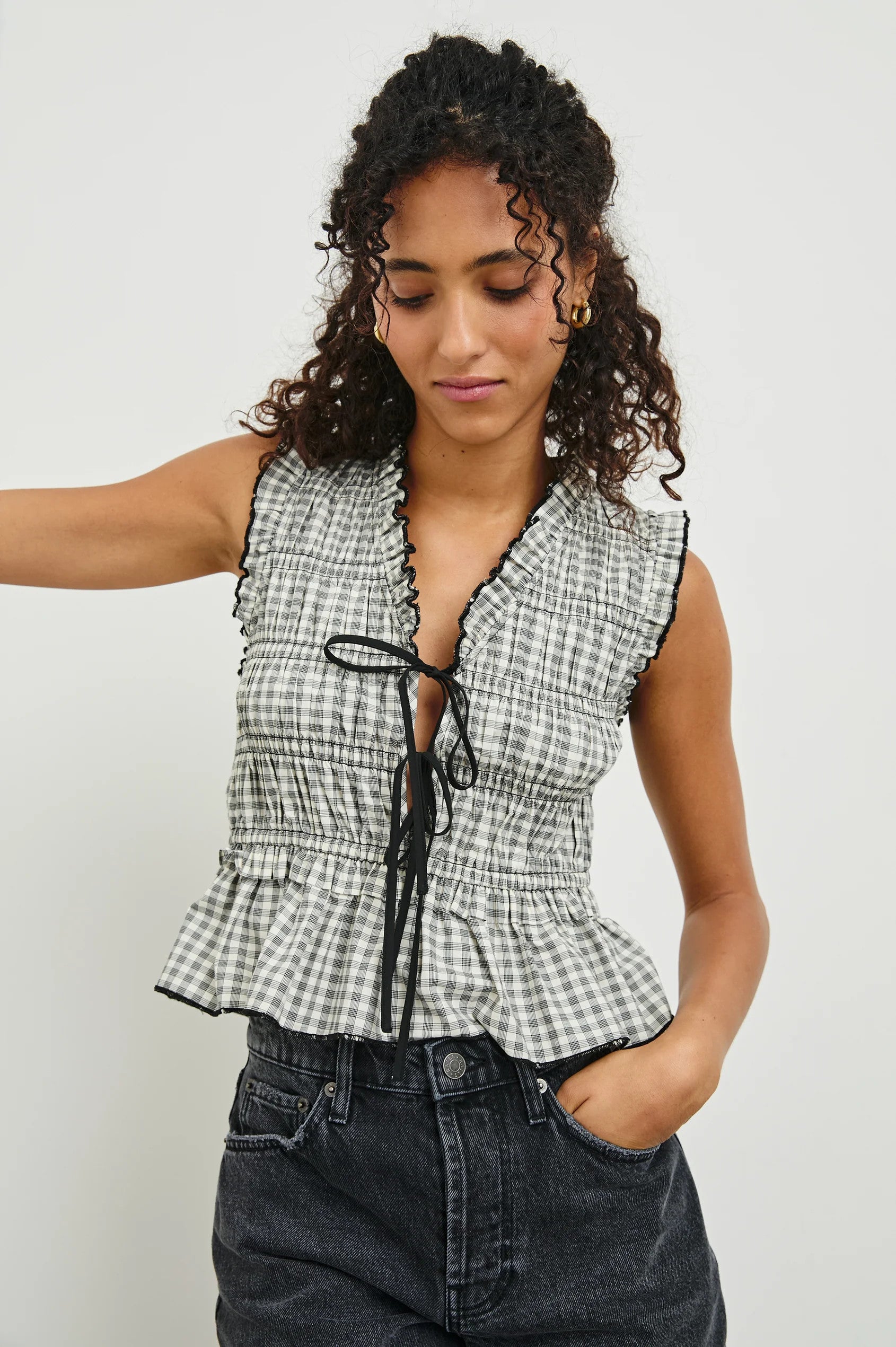 670-640C-7896ij Rails Martine Top