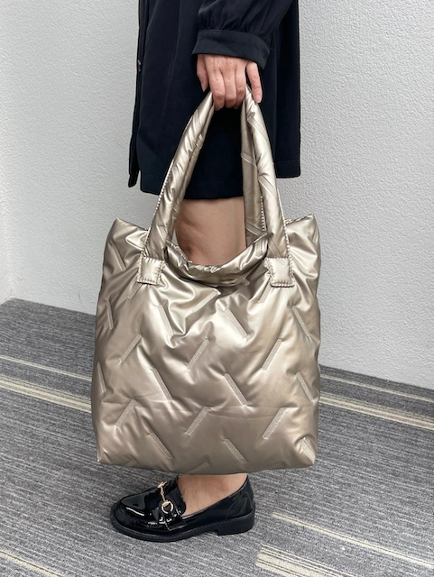 P24004g Pretty Persuasions Shine Quilted Puffy Tote