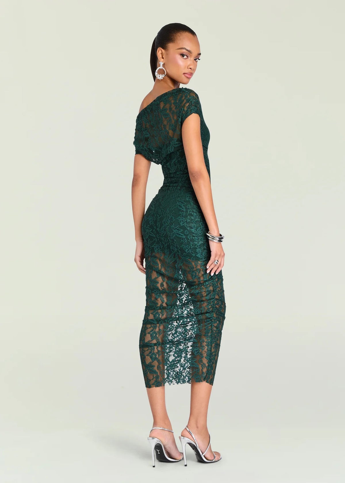 S-FW26-6201-17 Seroya The Noel Lace Dress