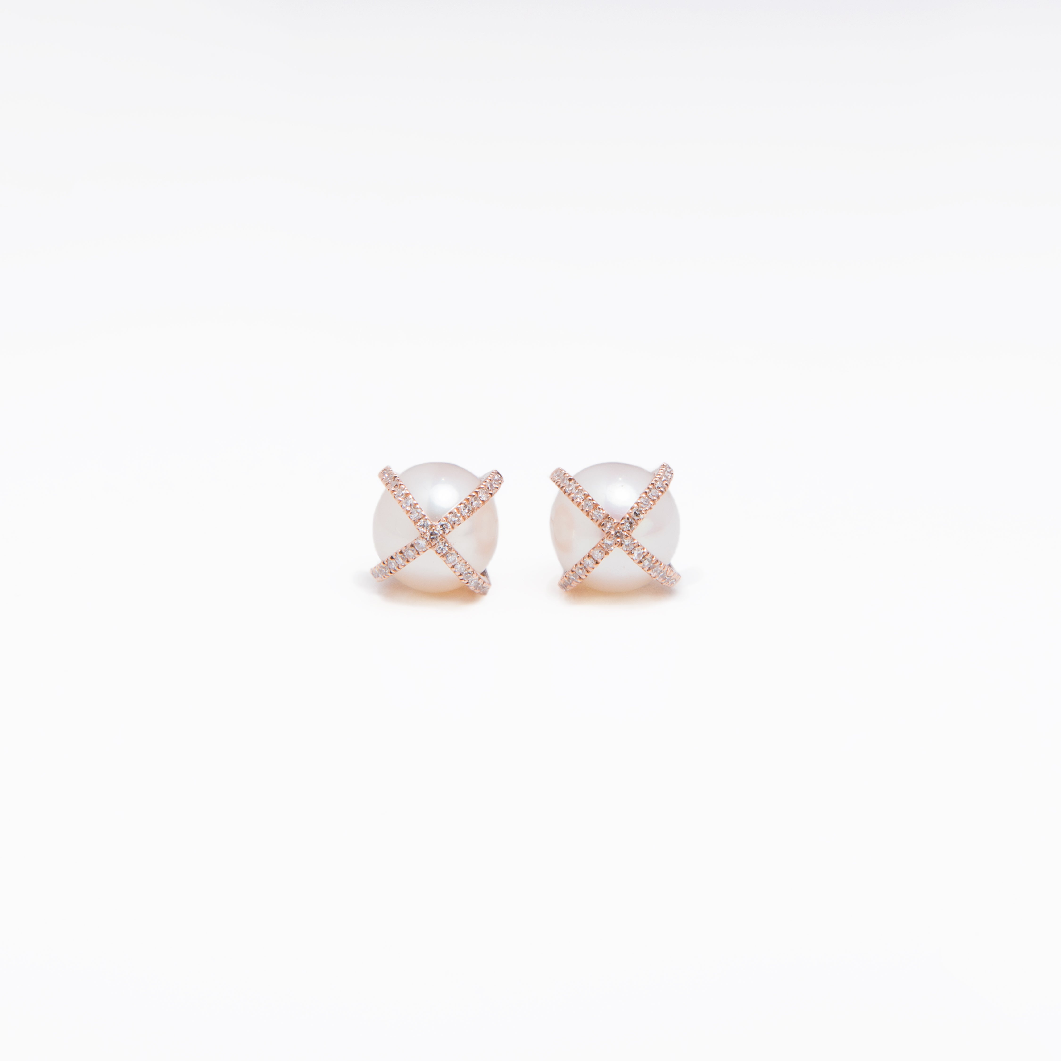 WD417, 14kt gold, pearl stud with pave x diamond stud earrings